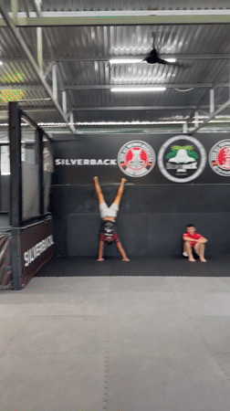 Training and decor inside a Nha Trang gym