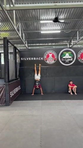 Training and decor inside a Nha Trang gym