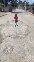 Afternoon neighborhood life documented in Altagracia, Venezuela
