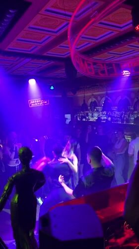 Nightclub buzzing with activity in Tianhe District, China