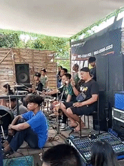 Traditional Jaran Doro Cultural Performance Draws Crowds in Mojodoyong