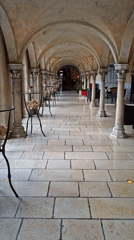 Inside a historic Rheinhausen venue with knights and stone halls