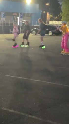 LED-wheel rollerblading group lights up Krasnoyarsk streets at night