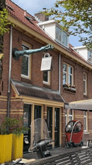 Ordinary Amsterdam street life documented in three-minute window