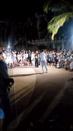 Night dance performance draws crowd in Pedro González, Venezuela