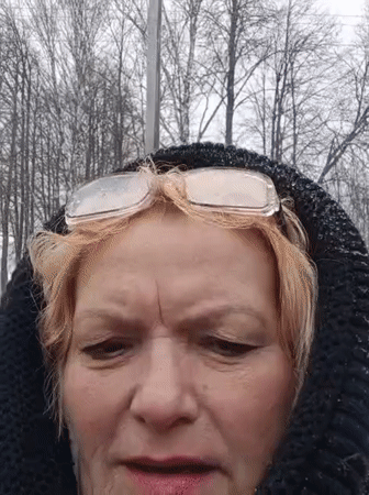 Woman documents late winter conditions in Красный Маяк, Russia