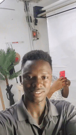 Man films selfie video with two companions in Mararaba
