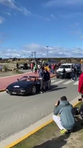 Classic Car Rally Draws Crowds to Ushuaia Waterfront