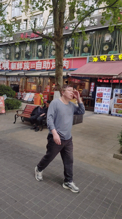 Spring flowers bloom in Chongqing High-tech Zone garden