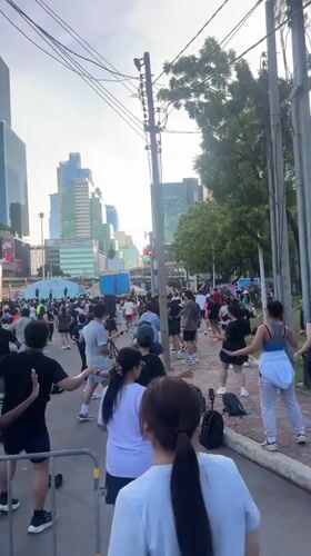 Bangkok residents enjoy morning exercise and recreation in city parks