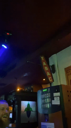Evening social gathering at Gijón bar captured by witnesses