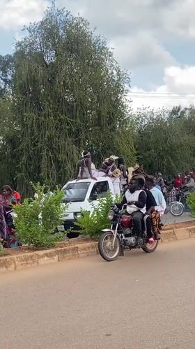 Midday street life in Bukuru, Nigeria