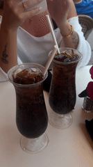 Drinks and chips at a Miami Beach outdoor restaurant
