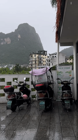 Early morning rain documented across Guilin tourist area