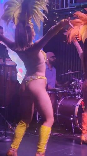 Live performers entertain at Miami Beach nightclub show