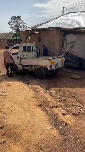 Morning vehicle activity observed on dirt roads in Jos-Bukuru area