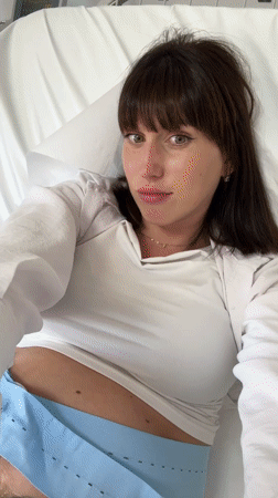 Pregnant woman receives medical examination in Aprilia hospital