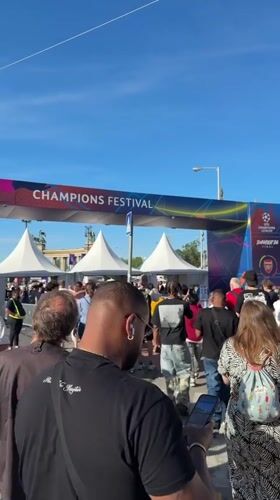 Champions Festival draws crowds to Budapest public square activities