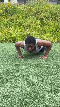Morning workout session documented at Jiangjin outdoor fitness park