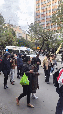 Political demonstration with ambulance presence reported in La Paz
