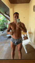 Mirror selfies and garden shots at a Chalong retreat