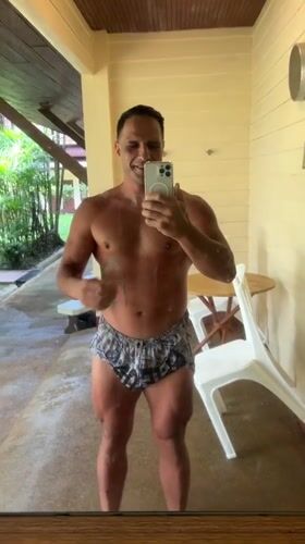 Mirror selfies and garden shots at a Chalong retreat