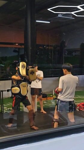 Muay Thai training session observed in Tibubeneng, Indonesia