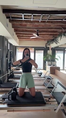 Pilates session and selfies at a Barcelona boutique studio
