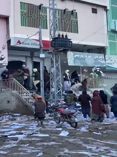 Explosion aftermath documented in Quetta commercial district