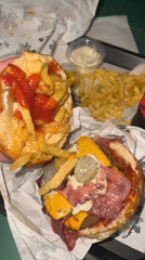 Late-night fast food visit documented at space-themed Arica restaurant