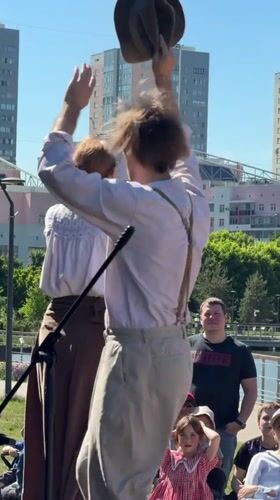 Outdoor cultural performance draws crowds in Khimki park