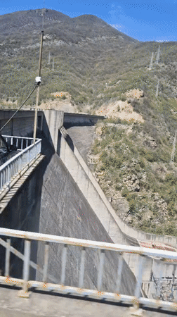 Routine observations of vehicle and lakeside scenery in Mihalkovo