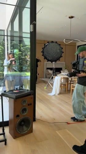 Film crew shoots at modern Los Angeles home Saturday evening