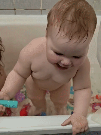 Family captures intimate bath time, portraits in Chaikovsky home