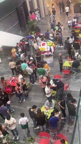 Multiple indoor venues document normal public activity in Puebla