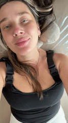 Woman documents morning journey through Moscow with selfies, street scenes