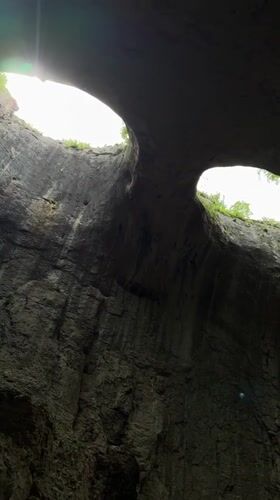 Tourist documents cave exploration, wildlife encounter in Bulgaria