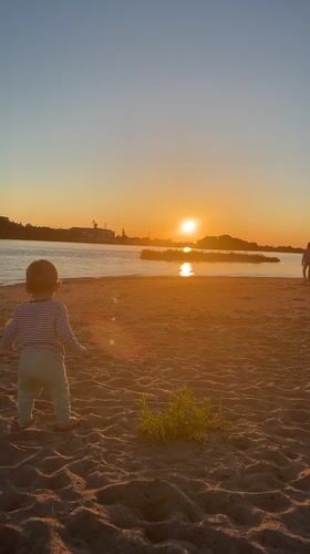 Bonfire and swimming on the Volga at sunset, Nizhny Novgorod