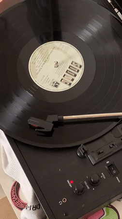 Barcelona vinyl enthusiast documents #MusicChallenge listening session
