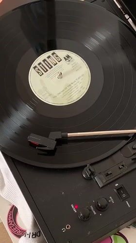 Barcelona vinyl enthusiast documents #MusicChallenge listening session