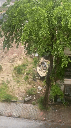 Rainy morning scenes documented from balcony in Çekmeköy, Turkey
