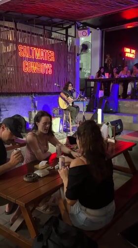 Live acoustic set turns into crowd singalong at Saltwater Cowboys, Bali