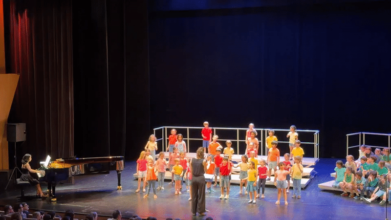 Children's choir performance at Strasbourg conservatory