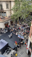 Street performance documented in Barcelona evening hours