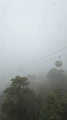 Đà Nẵng cable cars, Golden Bridge operate through dense fog