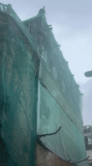 Construction continues in Barcelona amid rainy weather conditions