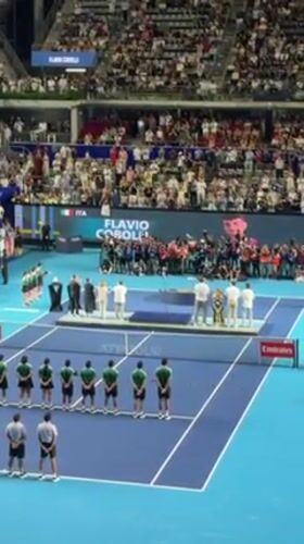 Tennis tournament held in Acapulco with ceremony and interviews