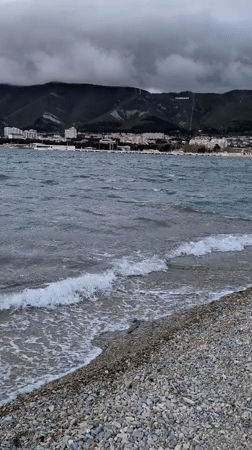 Casual afternoon scenes documented across Gelendzhik tourist areas