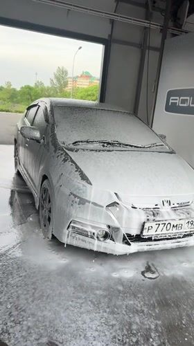 Silver Honda washed at car facility in Abakan
