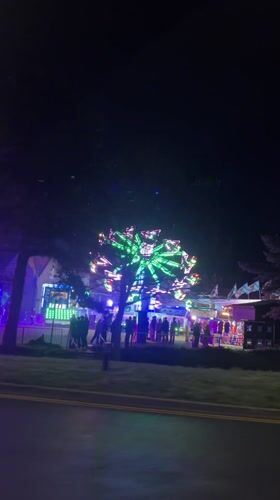 Evening fair draws crowds to Great Yarmouth with illuminated rides